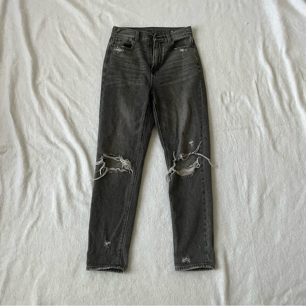 American Eagle Distressed Jean